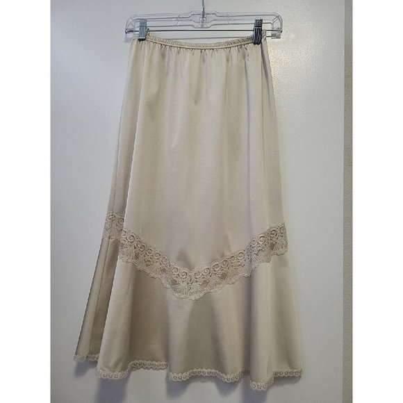 VANITY Fair Vintage Half Slip Wide Lace Detail Shimmery Beige Small - Picture 1 of 10